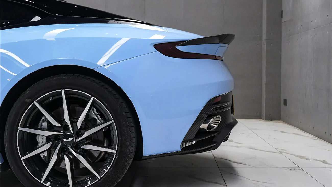 Aston Martin DB11 (2016–2023)